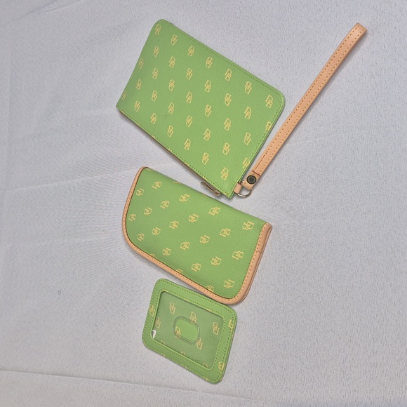 Dooney & Bourke 4pc Set - Picture 4 of 17